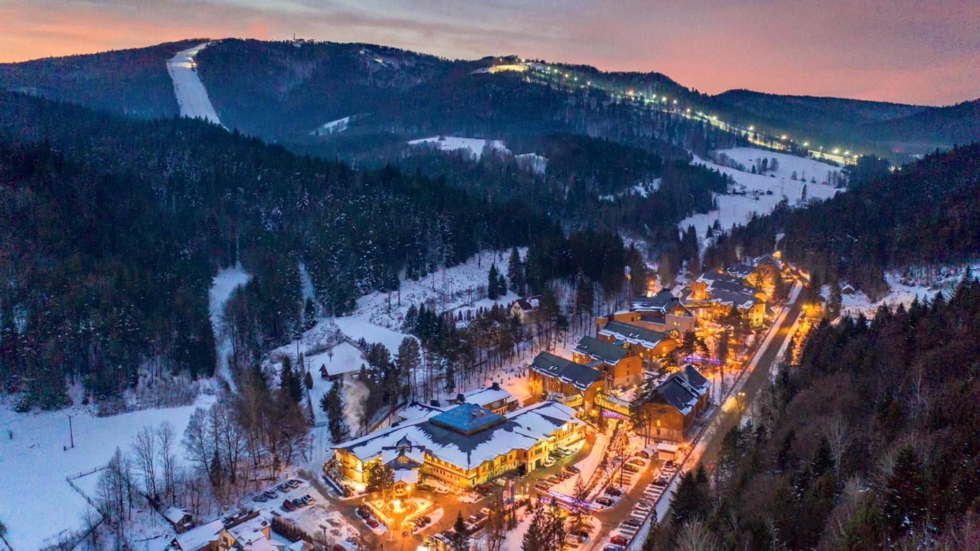 Hotel Czarny Potok Resort Spa & Conference 크리니차 즈드로이 외부 사진